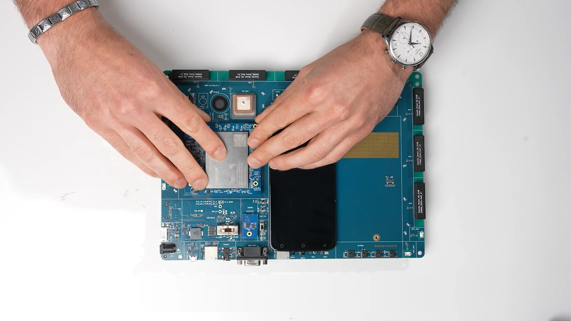 EVB kit unboxing: Smart 5G EVB kit